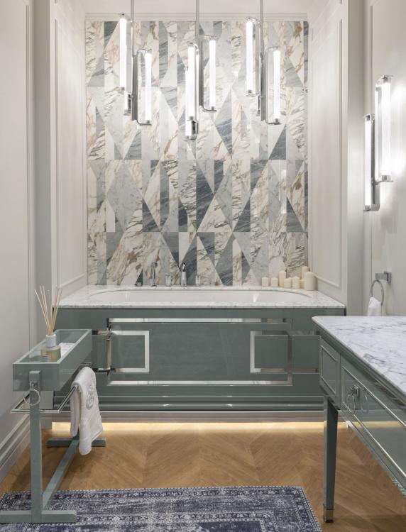 Aurelie bathtub, Avio finish, Bianco Statuario marble