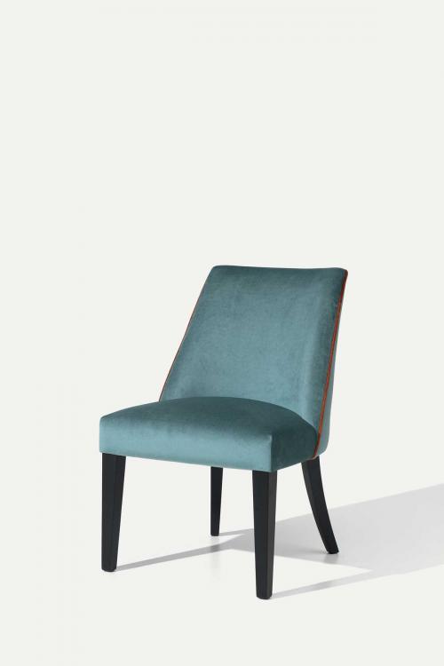 Musa chair with Moka Oak legs and covered in velvet
