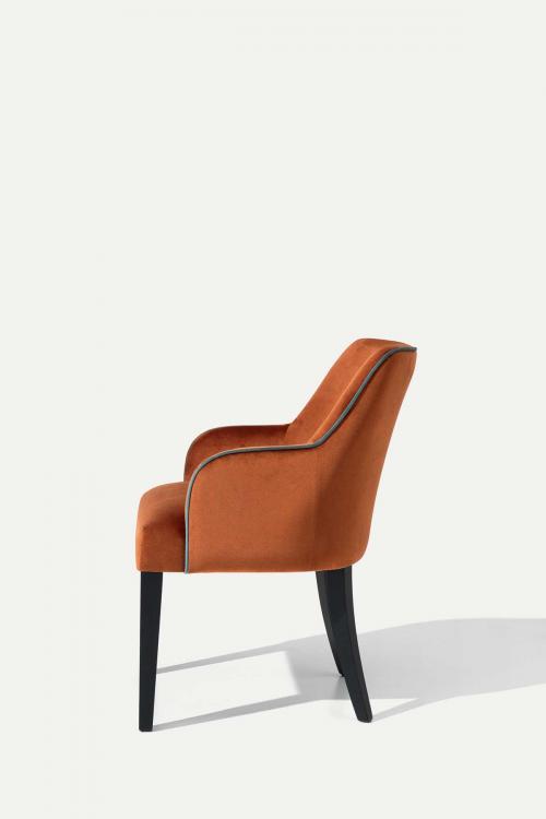 Musa armchair with Moka Oak legs and covered in velvet
