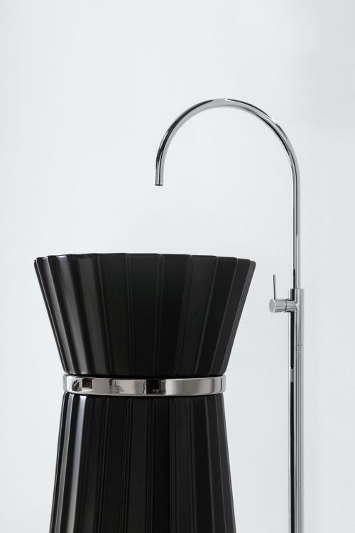 Plissé free-standing washbasin - black/chrome
