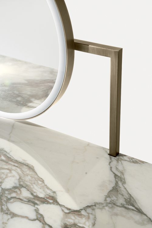 Academy dressing table in Tortora finish, bronze metal base and Calacatta Oro marble top