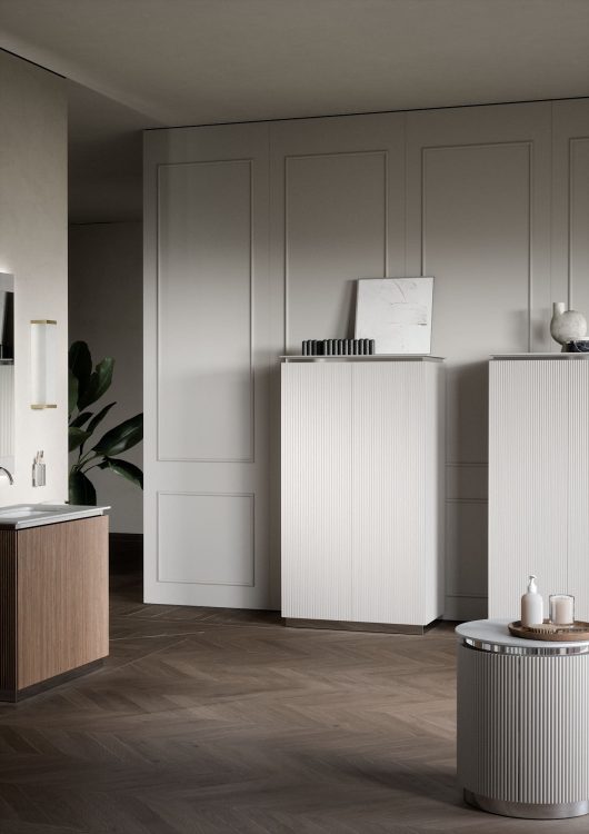 Freestanding cabinet in matt "Sabbia" lacquered finish/Chrome
